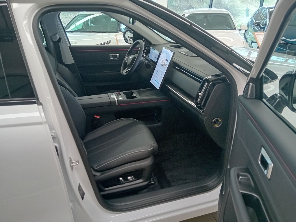 Vozidlo JAECOO J7 PHEV